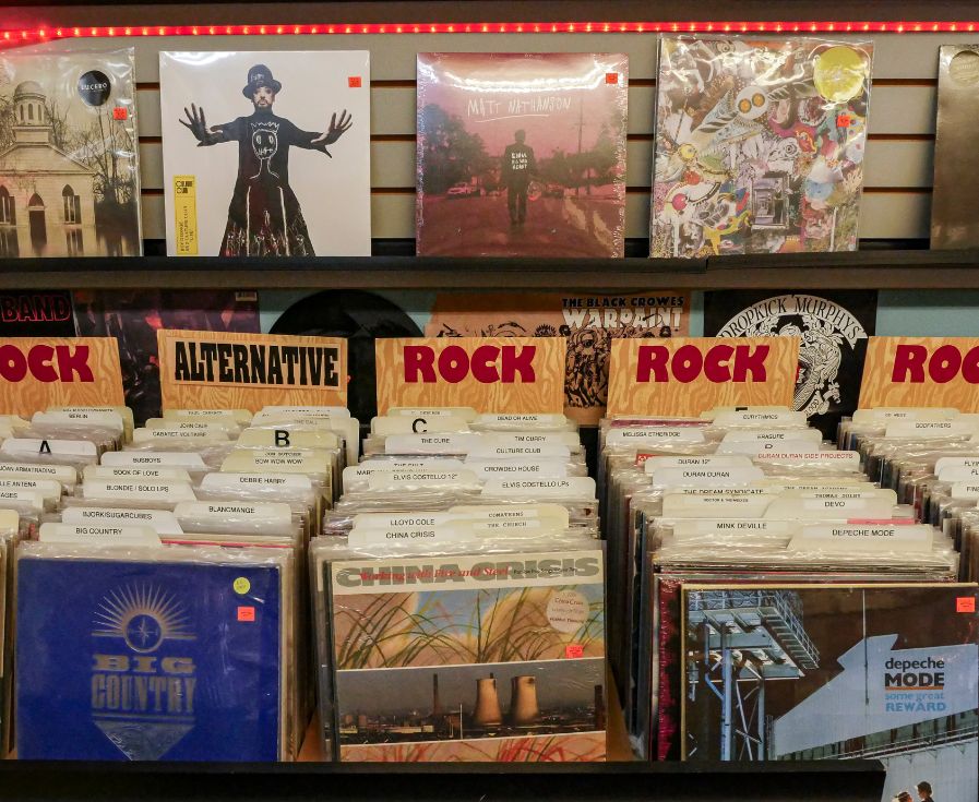 How To Find Rare Gems When Buying Vinyl Records
