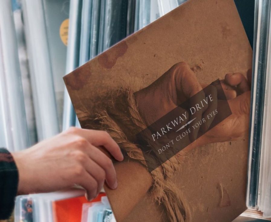 3 Advantages of Shopping at Online Record Stores Over Physical Shops
