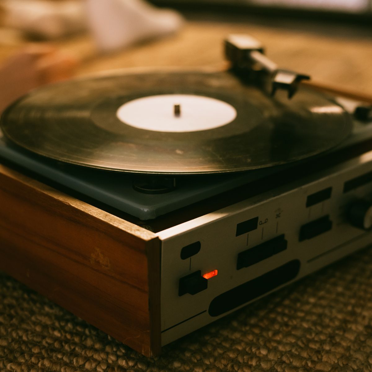 The Pleasure of the Needle Drop: Vinyl vs. Digital