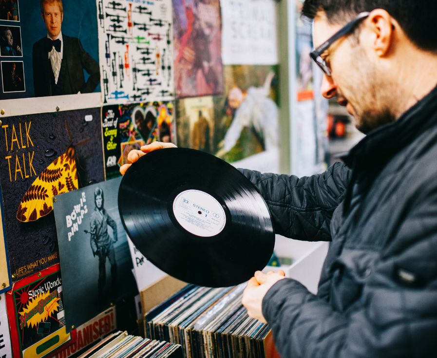 5 Reasons Why A Vinyl Records Shop Is A Must-Visit For Audiophiles