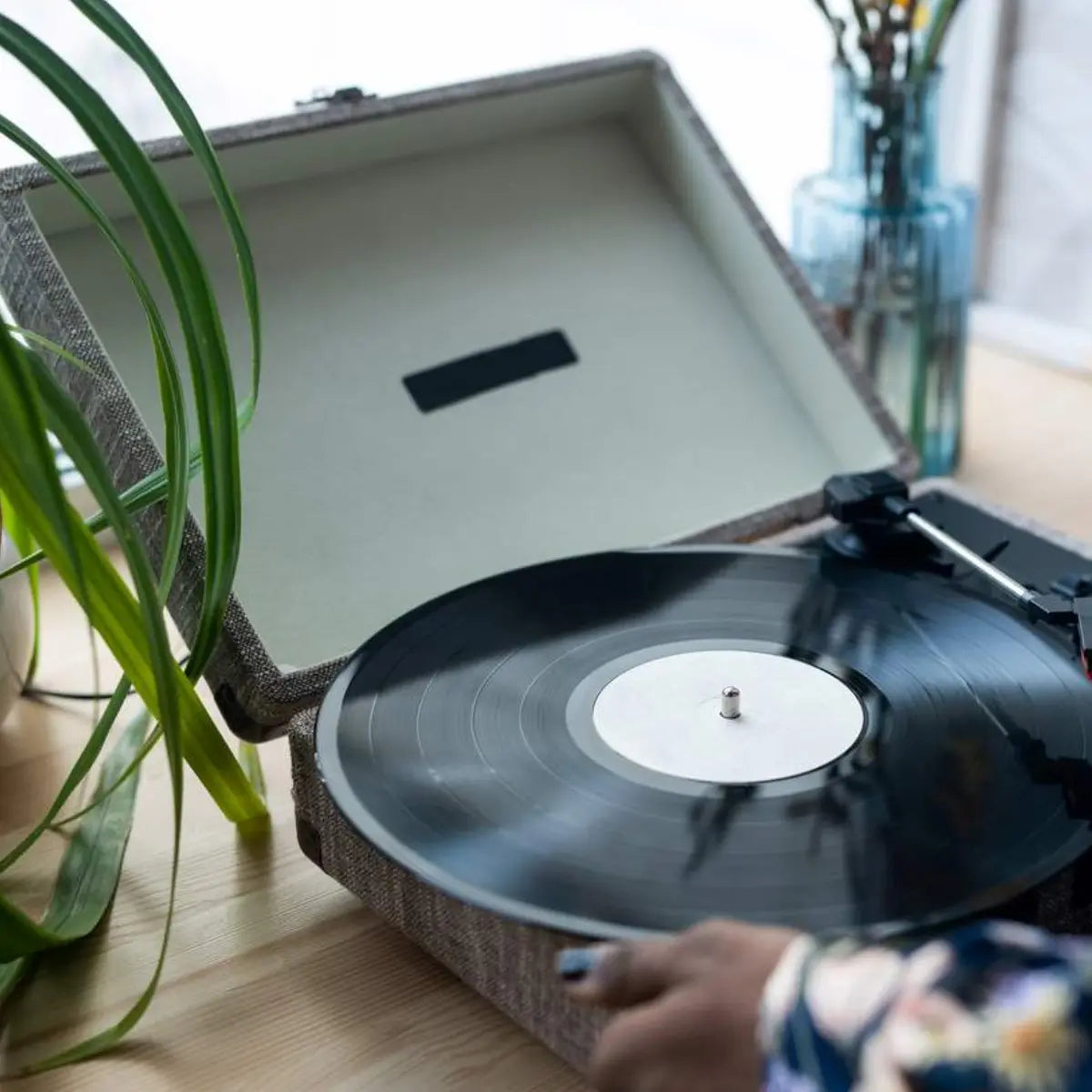 Why Vinyl Records Make the Perfect Gift for Music Fans